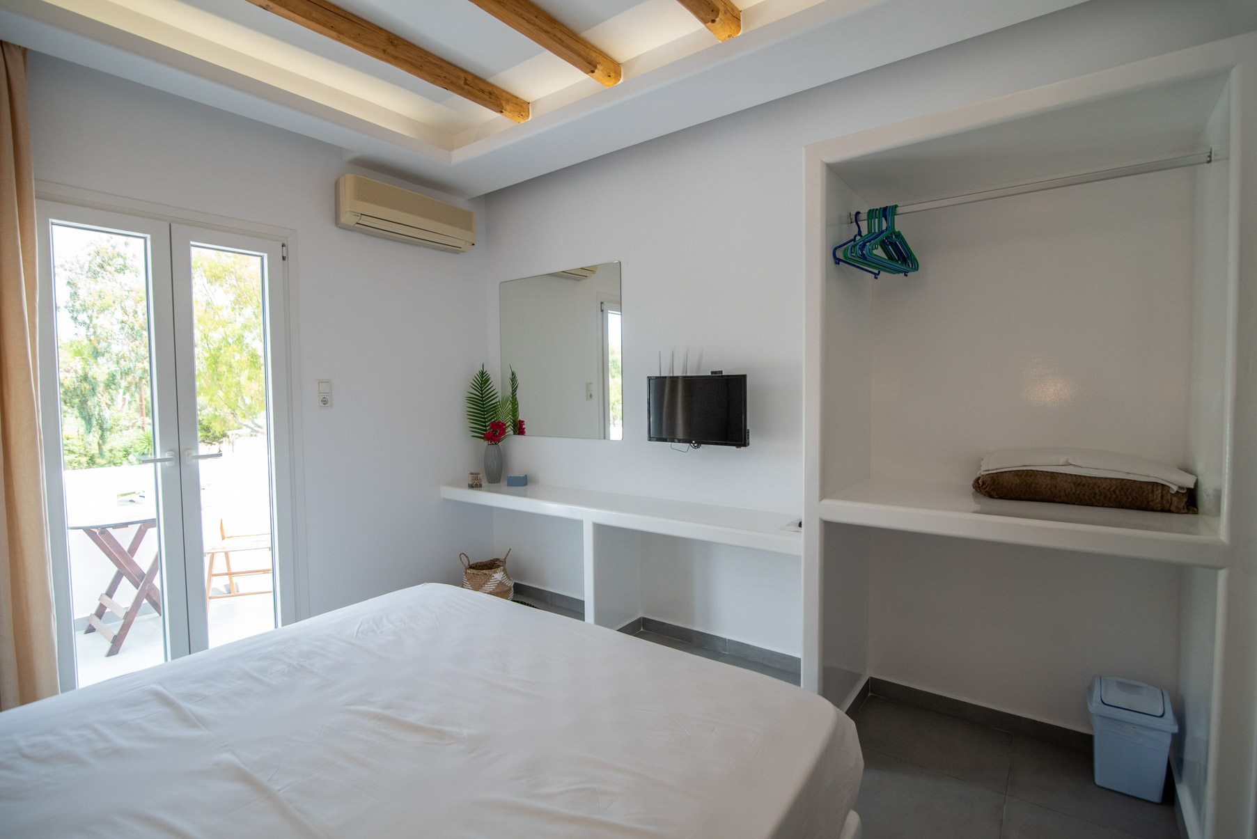 STUDIO 2 ADULT 143