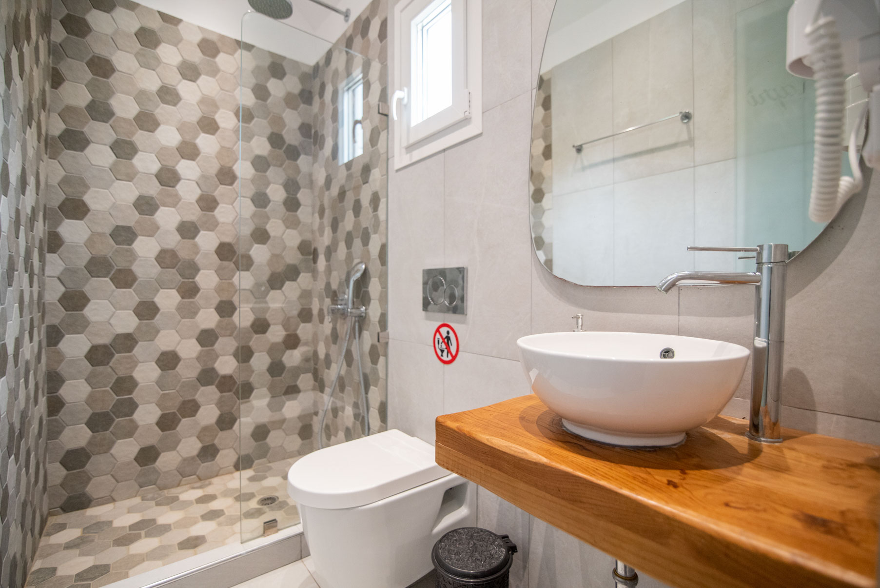 STUDIO 2 ADULT 45