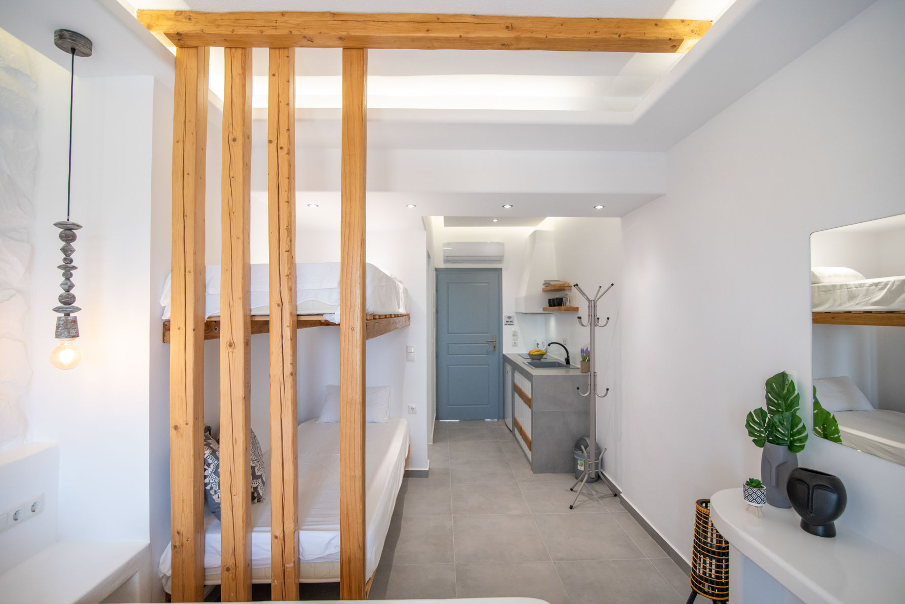 STUDIO 3 ADULTS 66